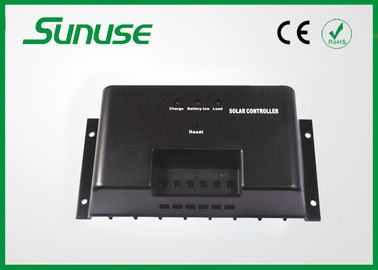 उच्च दक्षता 10A MPPT सौर पैनल प्रभारी नियंत्रक नियामक 12V / 24V ऑटो स्विच