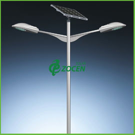 Ajustable IP65 70W ठंडा सफेद उच्च सौर सौर पैनल स्ट्रीट लाइट