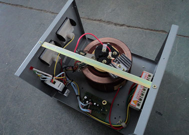 हाई पावर औद्योगिक 2 केवीए एसवीसी स्वचालित वोल्ट नियामक AVR 110V / 220V
